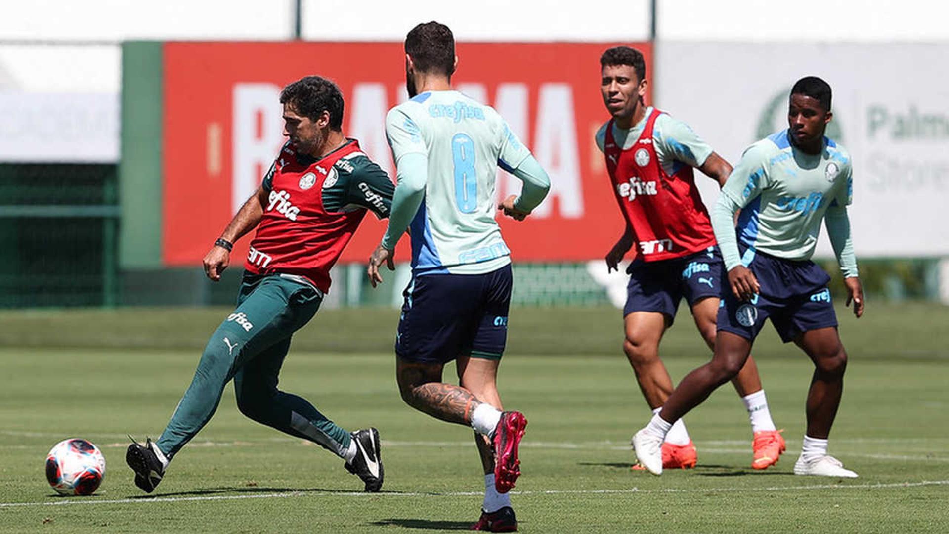 جوهرة بنفيكا بديل كاسيميرو في مانشستر يونايتد 