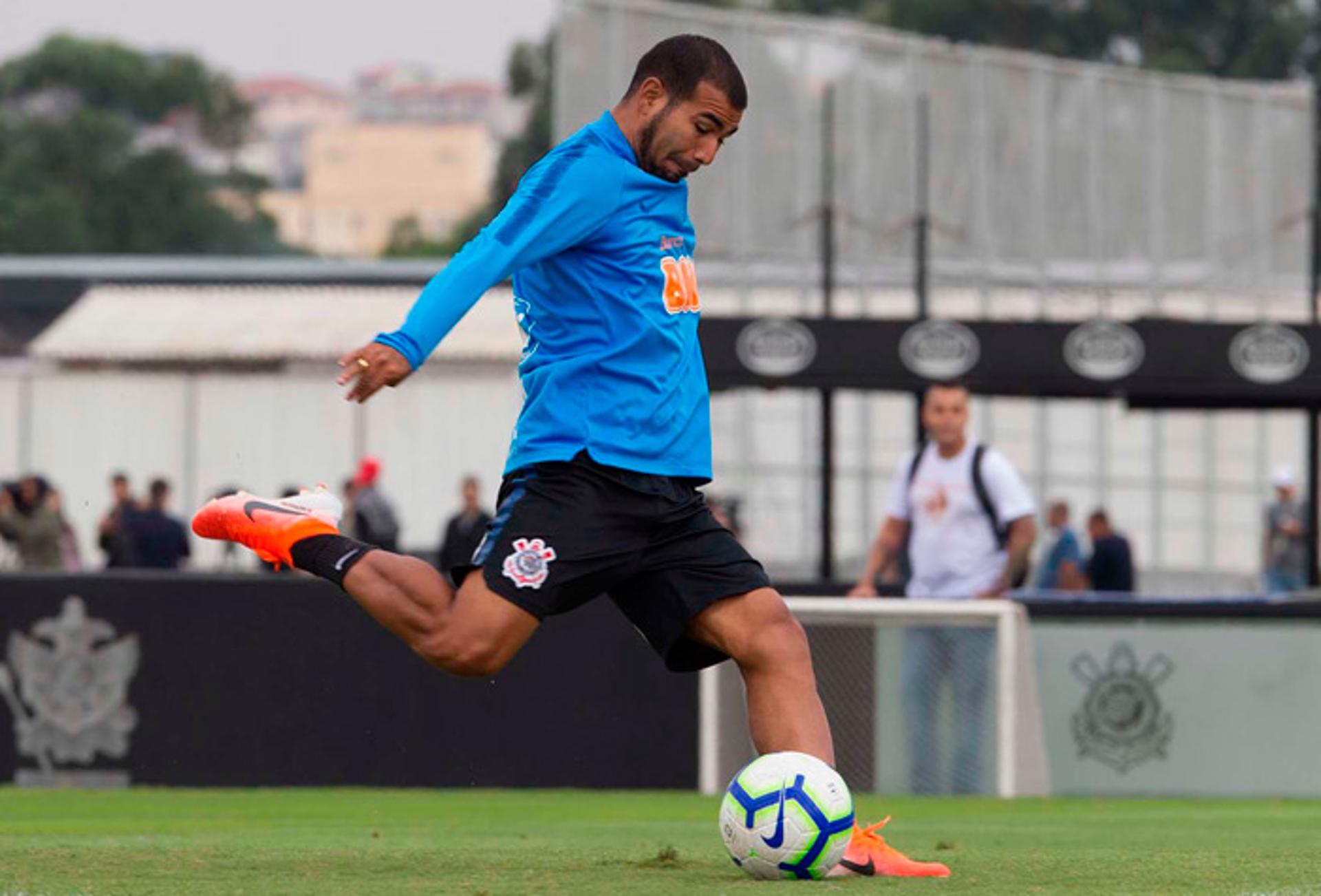 المرض يبعد فيالى عن منتخب إيطاليا 