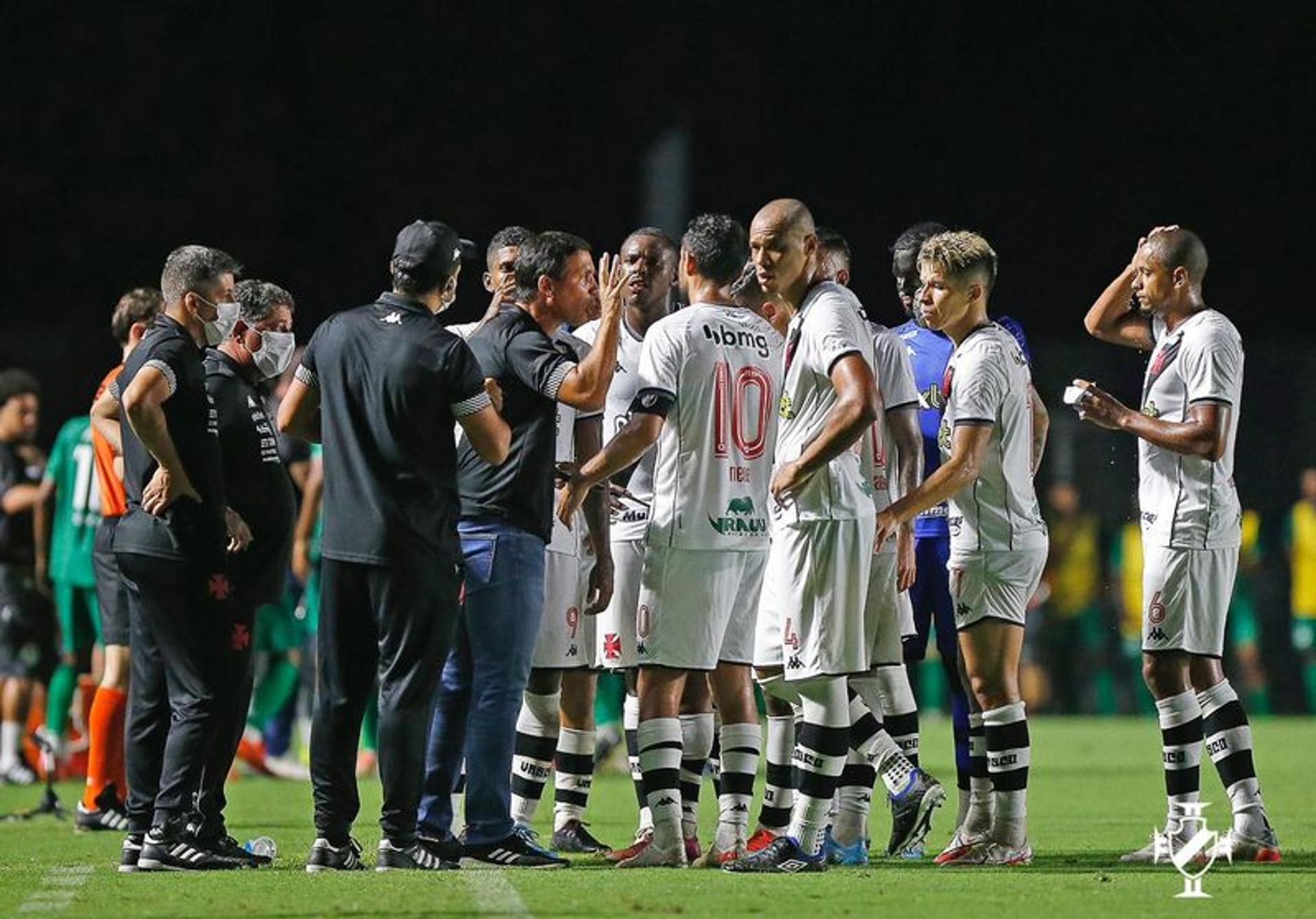 مكره اخاك لا بطل … استمرار برشلونة مع نايكي ليس اجباري وليس اختياري 