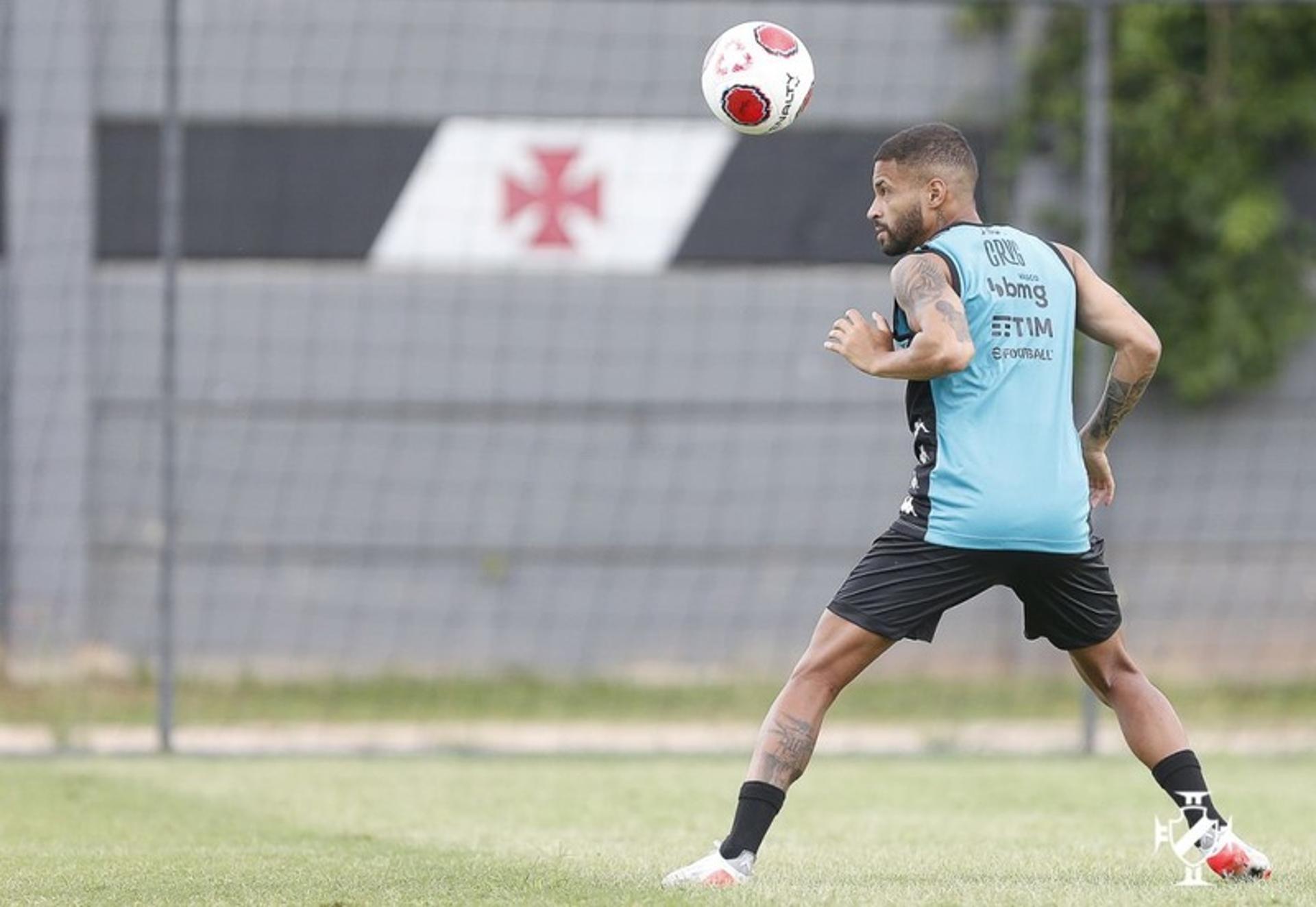 حكم مباراة النصر والشباب في دوري روشن 