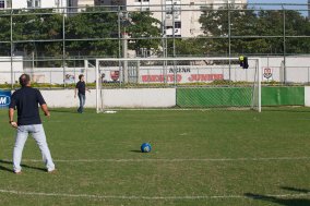 بولونيا يراقب لاعب نوتنغهام 