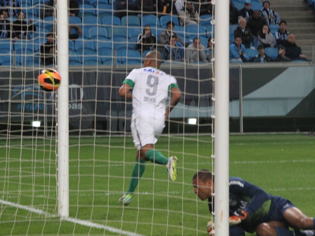 بدلاء الاتحاد أمام الهلال في قمة الدوري 